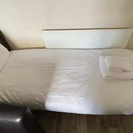William's Hillsborough 3*