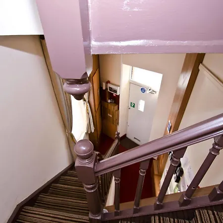 William's Hillsborough Otel 3*
