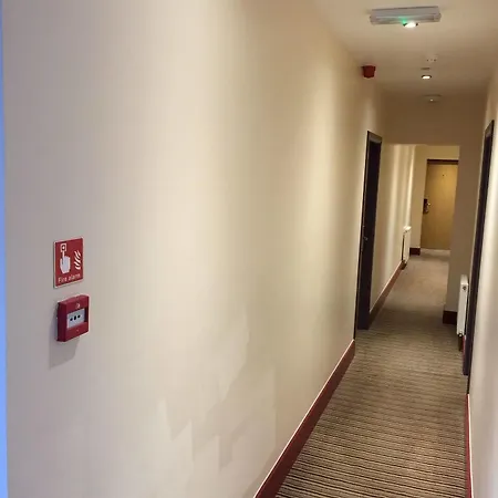 William's Hillsborough Otel 3*